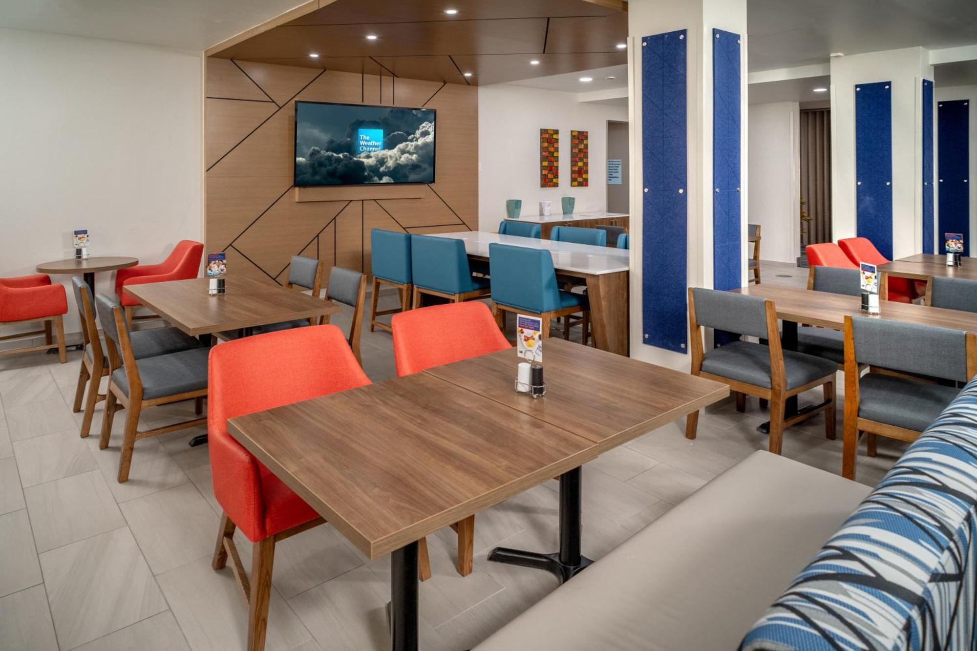 Holiday Inn Express & Suites Cross Lanes By Ihg מראה חיצוני תמונה
