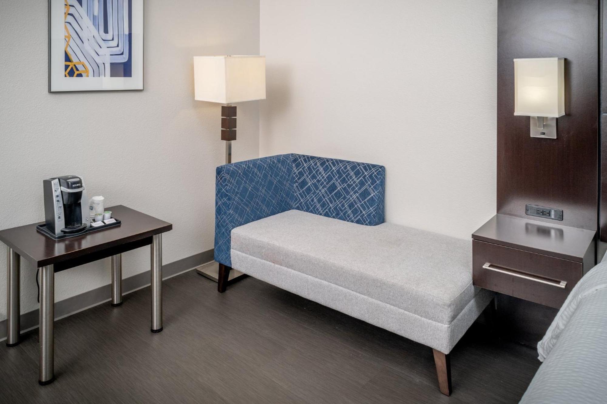 Holiday Inn Express & Suites Cross Lanes By Ihg מראה חיצוני תמונה